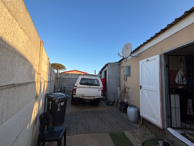 2 Bedroom Property for Sale in Devon Park Village Western Cape